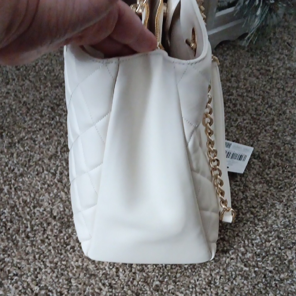 NWT Kate Spade Cream Quilted Shoulder Bag/ w Purse Charm - Picture 14 of 15
